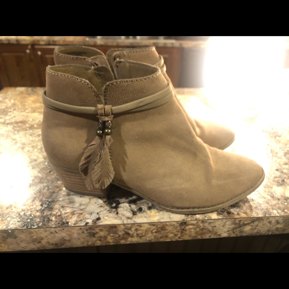 American Eagle booties